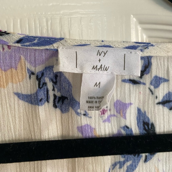 Tilly’s Ivy and Main - purple and white floral tie blouse - Size M - Picture 4 of 4